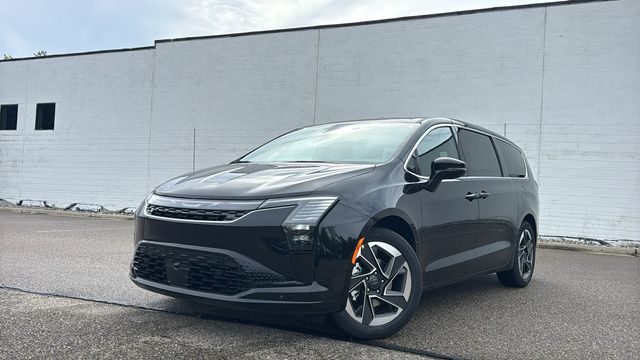 2027 Chrysler Pacifica