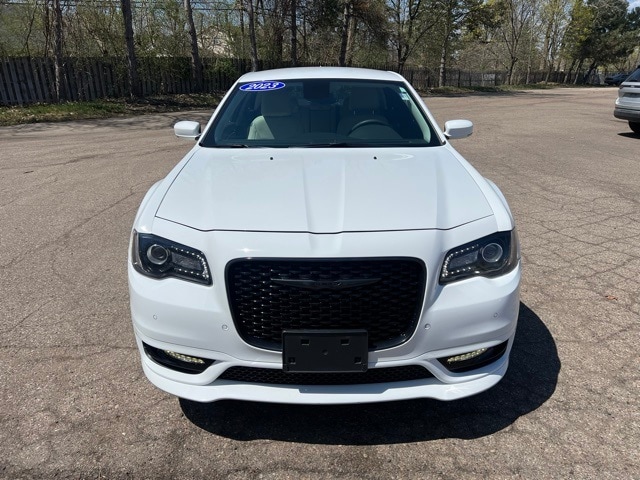 Used 2023 Chrysler 300 Touring L with VIN 2C3CCASG8PH561271 for sale in Bloomfield, MI