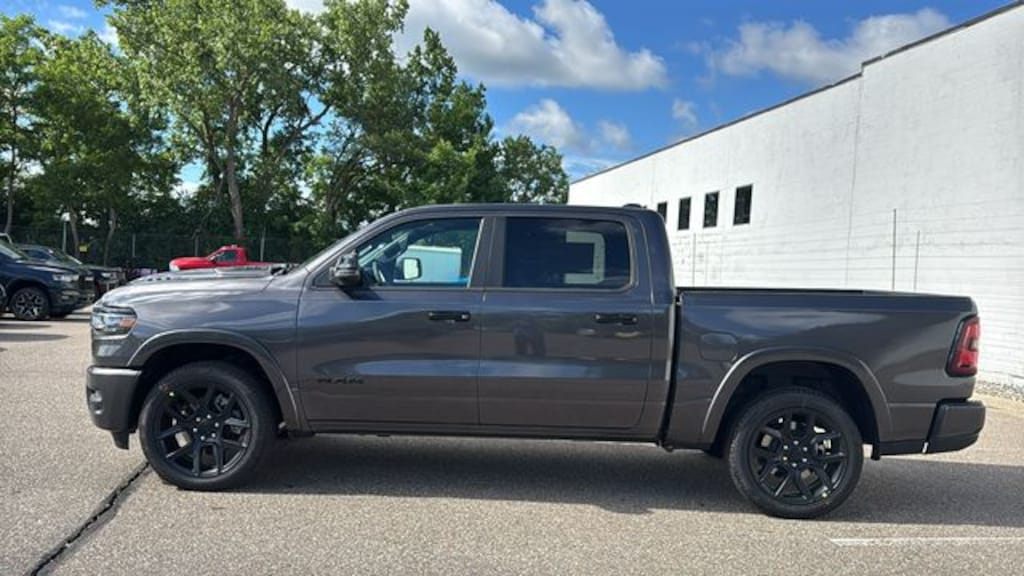 New 2026 Ram 1500 LARAMIE CREW CAB 4X4 5'7 BOX Pickup