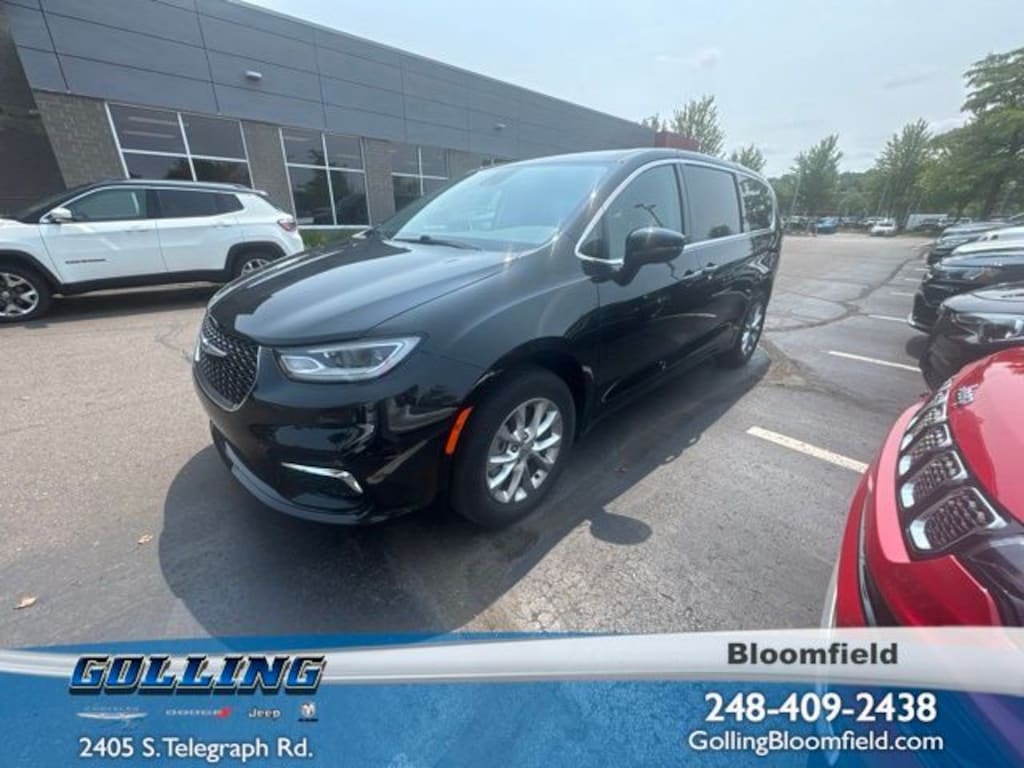 Used 2023 Chrysler Pacifica Touring L Minivan/Van