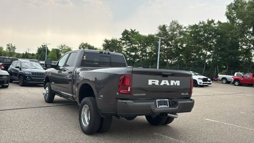New 2026 Ram 3500 LARAMIE CREW CAB 4X4 8' BOX Pickup