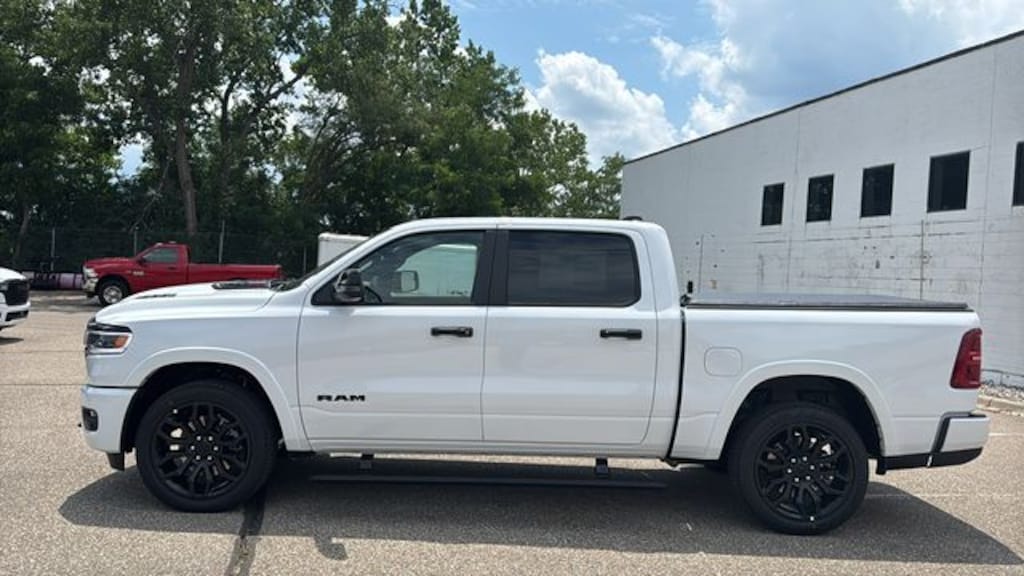 New 2026 Ram 1500 LIMITED CREW CAB 4X4 5'7 BOX Pickup