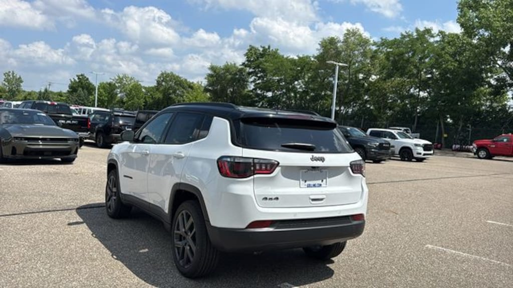 New 2026 Jeep Compass LIMITED ALTITUDE 4X4 Sport Utility
