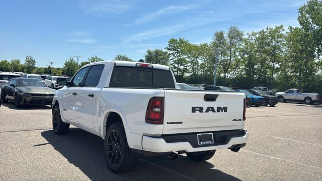 New 2026 Ram 1500 LARAMIE CREW CAB 4X4 5'7 BOX Pickup