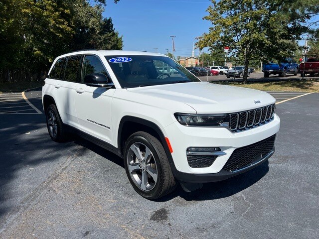 2023 Jeep Grand Cherokee Limited photo 2