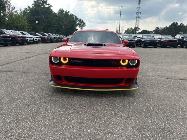 2022 Dodge Challenger R/T Scat Pack Widebody photo 2