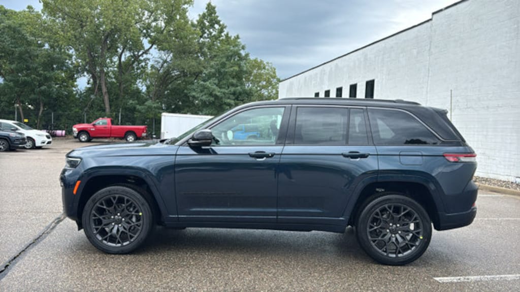 New 2027 Jeep Grand Cherokee SUMMIT 4X4 Sport Utility