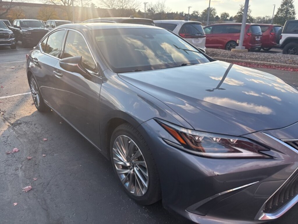 Certified 2019 Lexus ES 300h Luxury Sedan