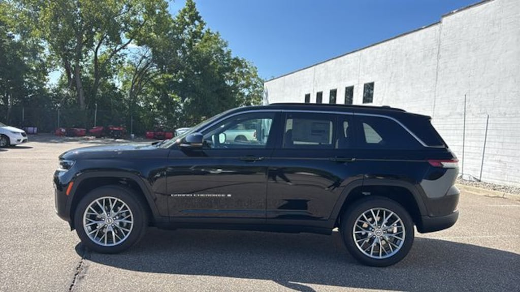 New 2027 Jeep Grand Cherokee LIMITED 4X4 Sport Utility