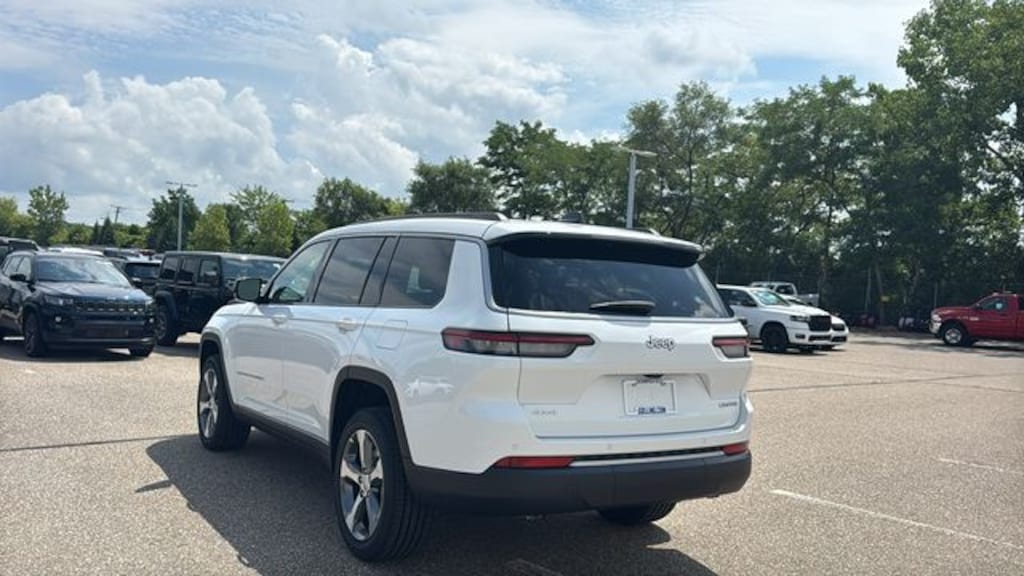New 2026 Jeep Grand Cherokee L LIMITED 4X4 Sport Utility