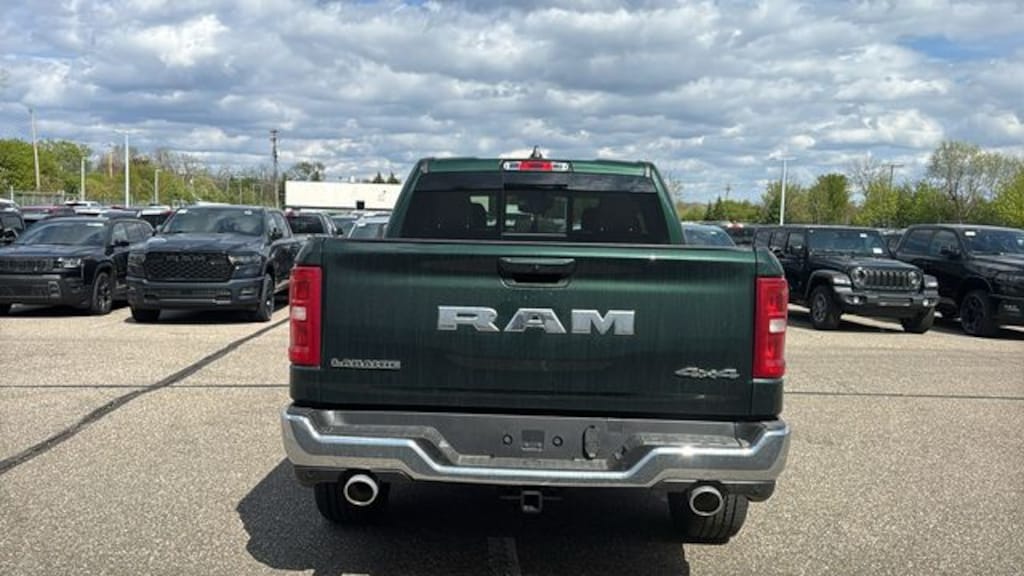New 2026 Ram 1500 LARAMIE CREW CAB 4X4 5'7 BOX Pickup