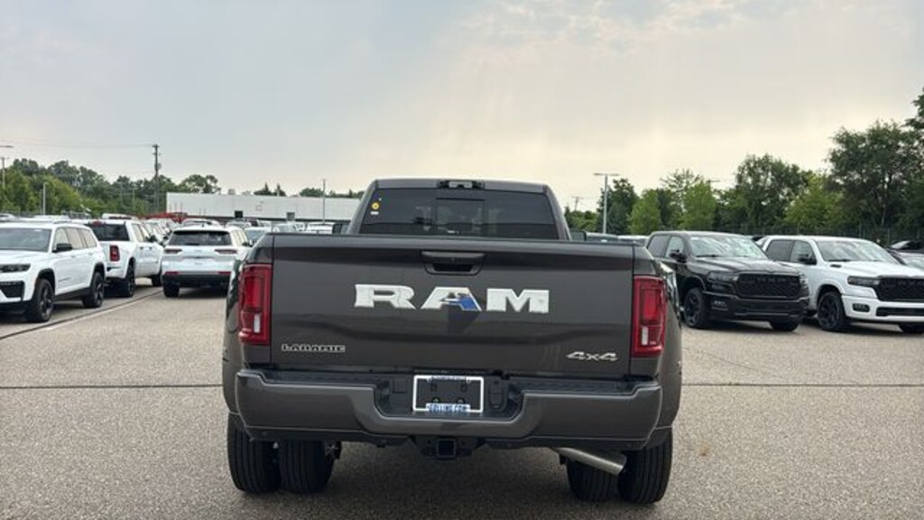 New 2026 Ram 3500 LARAMIE CREW CAB 4X4 8' BOX Pickup
