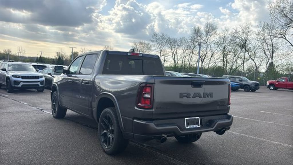 New 2026 Ram 1500 LARAMIE CREW CAB 4X4 5'7 BOX Pickup