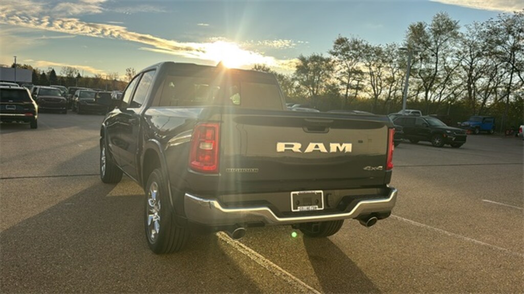 New 2026 Ram 1500 BIG HORN CREW CAB 4X4 5'7 BOX Pickup