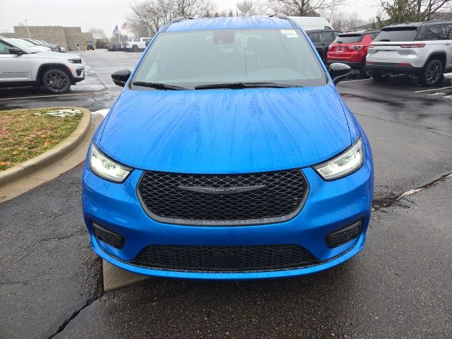 2026 Chrysler Pacifica Select - Photo 2