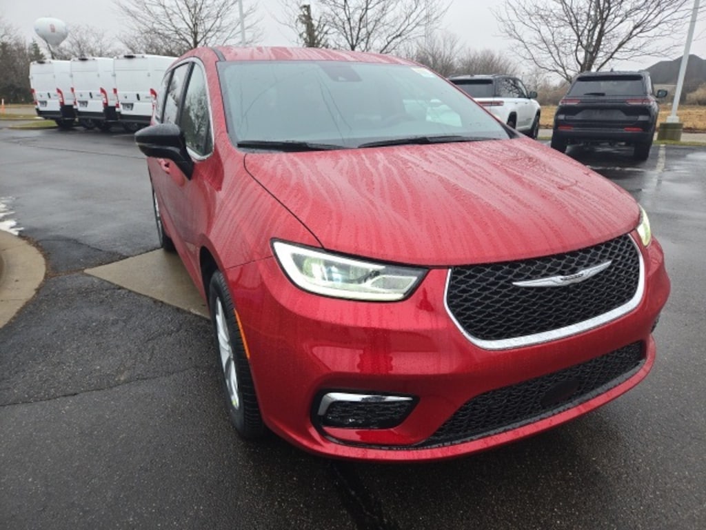 New 2026 Chrysler Pacifica SELECT AWD Passenger Van