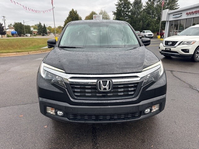 2017 Honda Ridgeline RTL-T photo 2