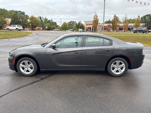 2022 Dodge Charger SXT photo 2