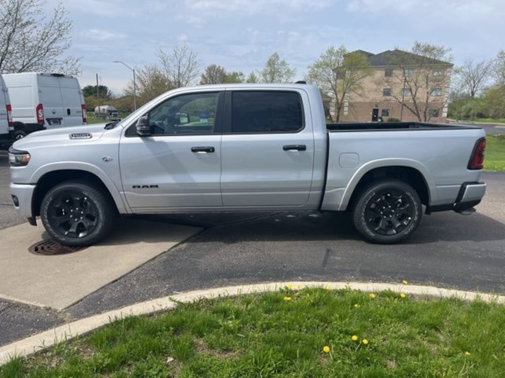 New 2026 Ram 1500 BIG HORN CREW CAB 4X4 5'7 BOX Pickup