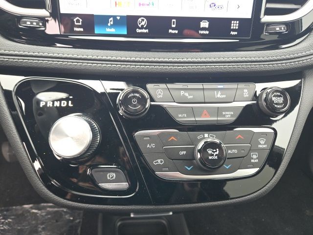 2026 Chrysler Pacifica Select - Photo 16