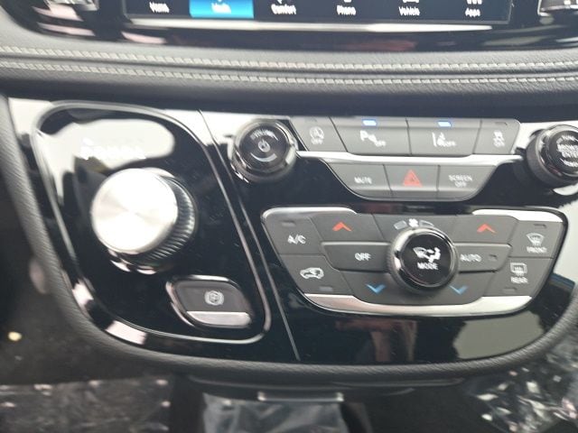 2026 Chrysler Pacifica Select - Photo 19