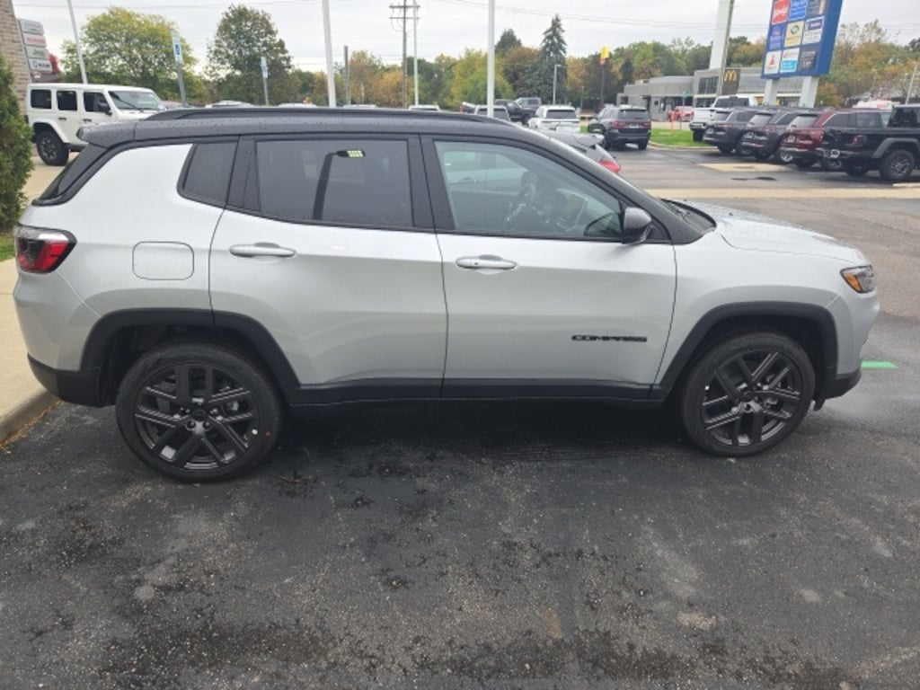 New 2026 Jeep Compass LIMITED ALTITUDE 4X4 Sport Utility