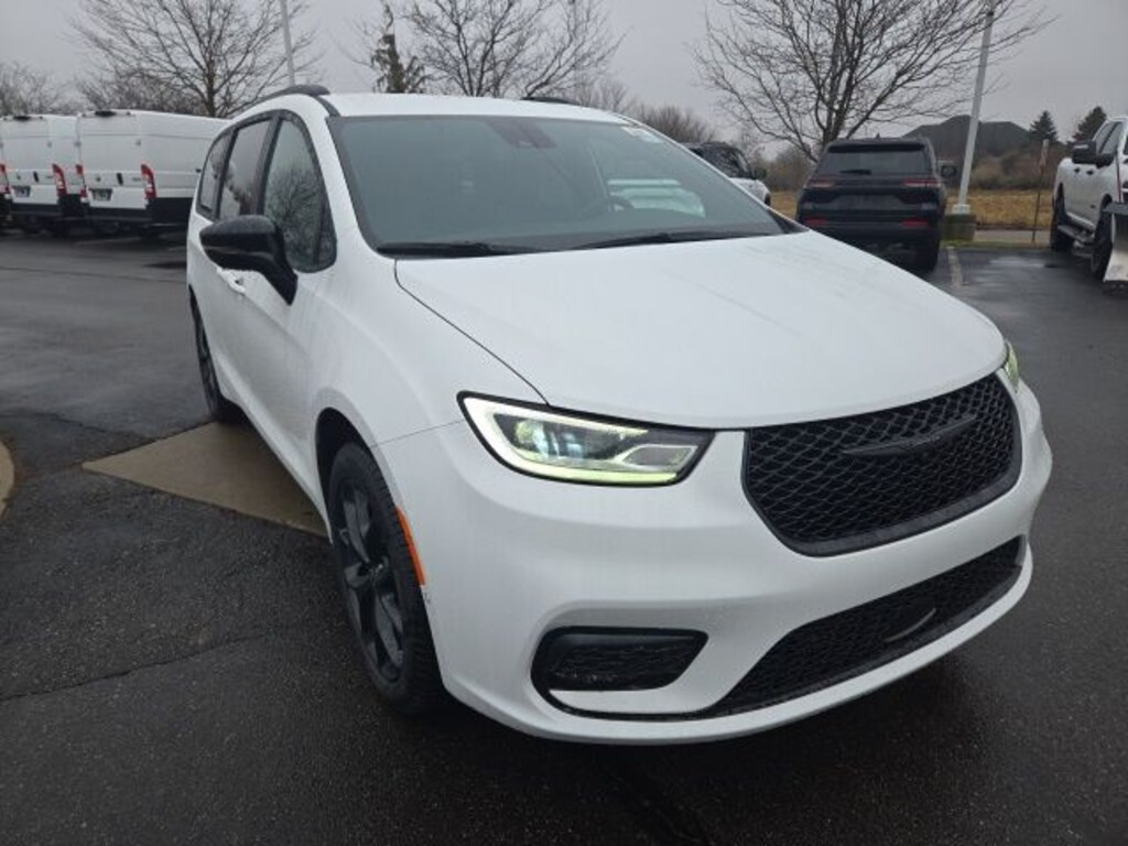 New 2026 Chrysler Pacifica SELECT AWD Passenger Van