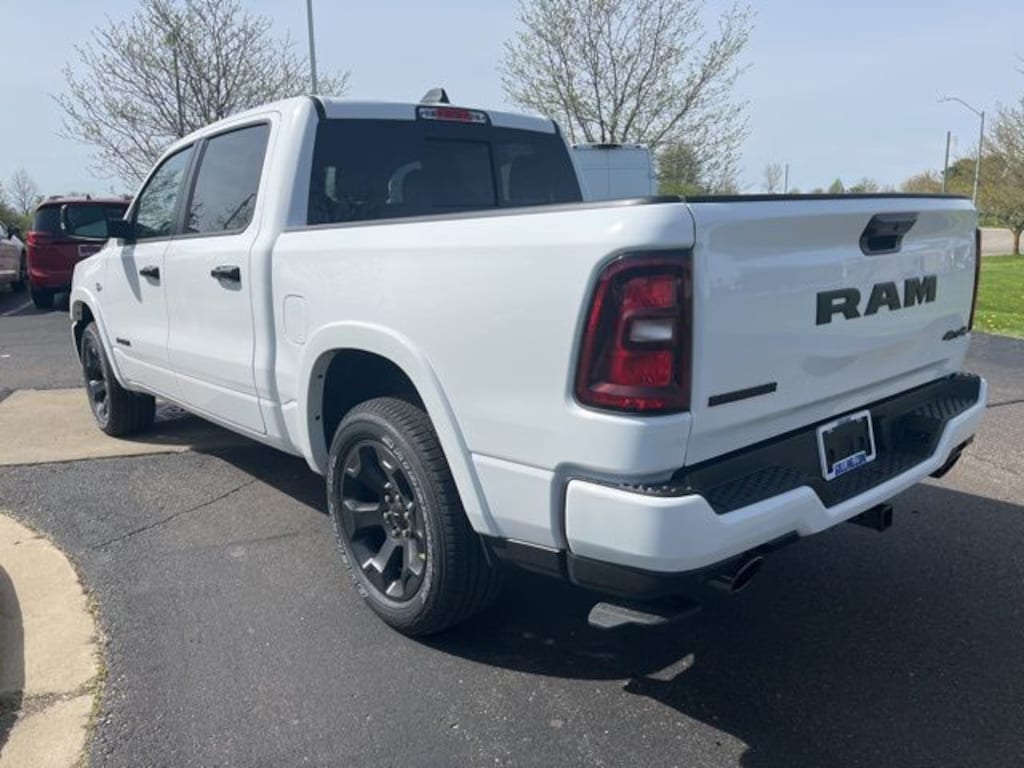 New 2026 Ram 1500 BIG HORN CREW CAB 4X4 5'7 BOX Pickup