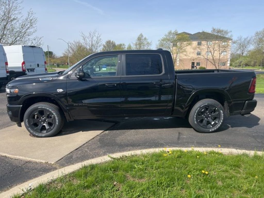 New 2026 Ram 1500 BIG HORN CREW CAB 4X4 5'7 BOX Pickup
