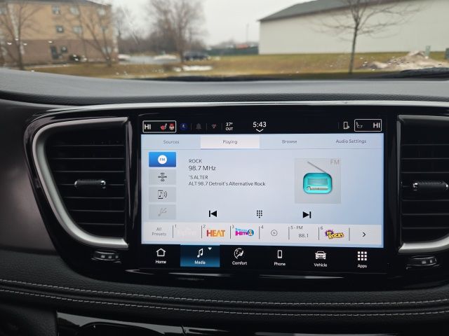 2026 Chrysler Pacifica Select - Photo 18