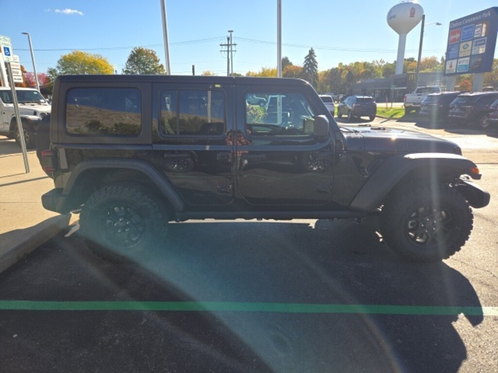 New 2026 Jeep Wrangler 4-DOOR WILLYS Sport Utility