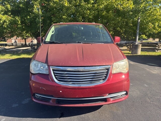 2014 Chrysler Town & Country Touring photo 2
