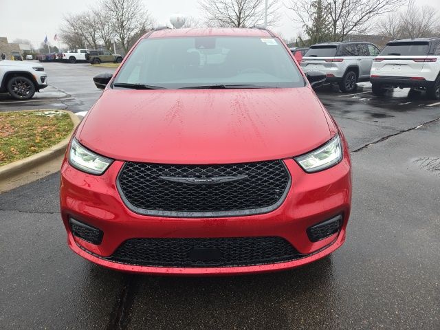2026 Chrysler Pacifica Select - Photo 2