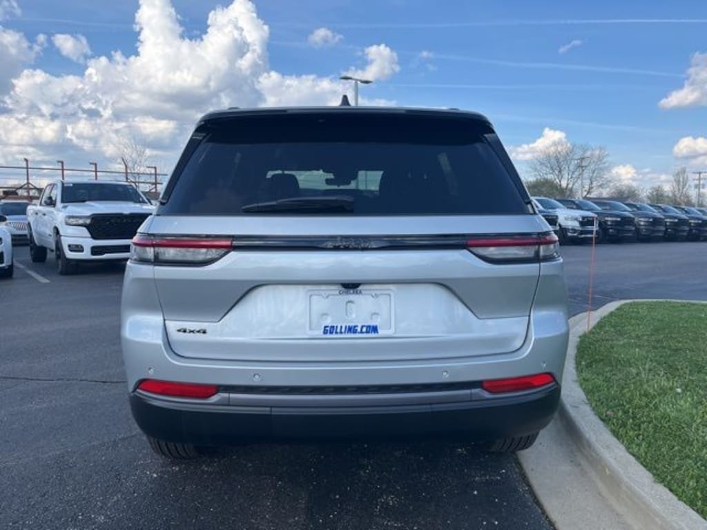 New 2026 Jeep Grand Cherokee LAREDO ALTITUDE 4X4 Sport Utility