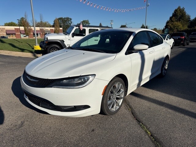 2015 Chrysler 200 S photo 3
