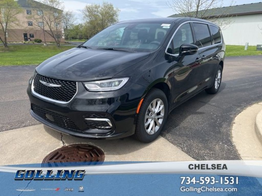 New 2026 Chrysler Pacifica LIMITED AWD Passenger Van