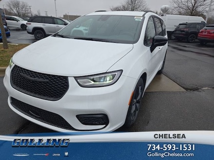2026 Chrysler Pacifica SELECT Passenger Van