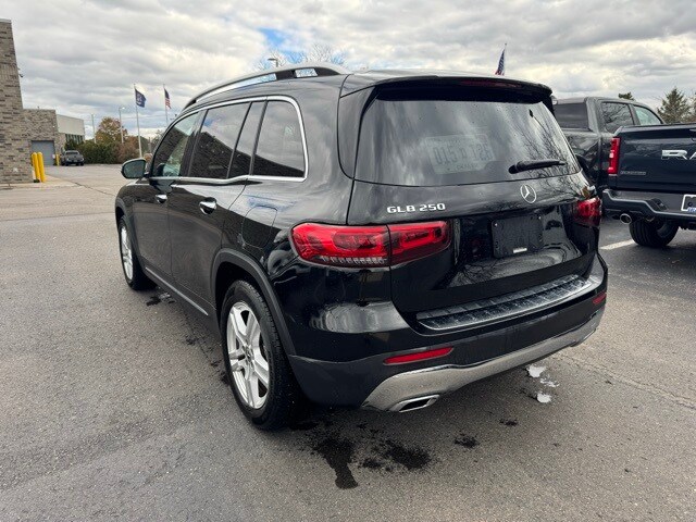 2023 Mercedes Benz GLB 250 4MATIC photo 4