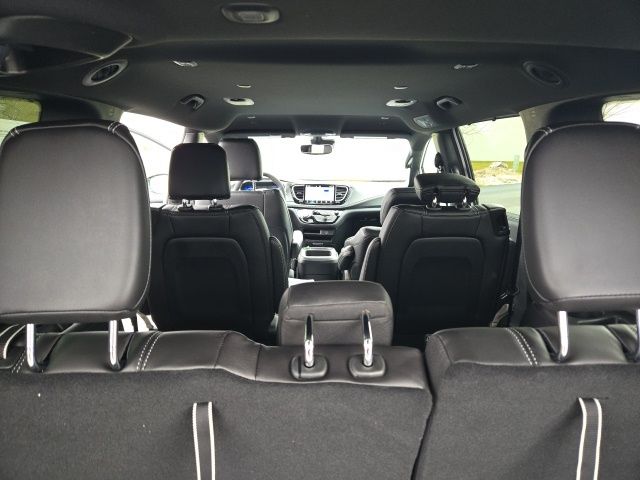 2026 Chrysler Pacifica Select - Photo 21