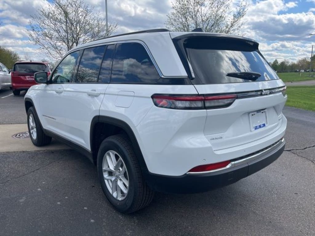 New 2026 Jeep Grand Cherokee LAREDO 4X4 Sport Utility
