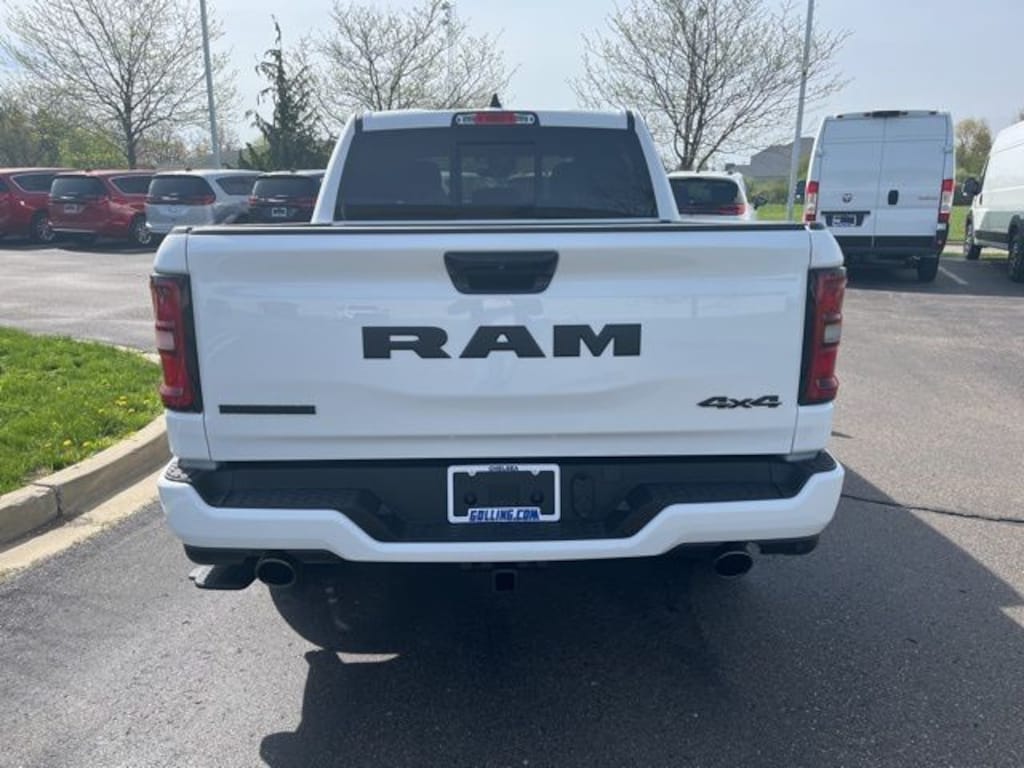 New 2026 Ram 1500 BIG HORN CREW CAB 4X4 5'7 BOX Pickup