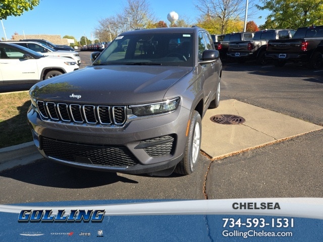 2025 Jeep Grand Cherokee Laredo's photo