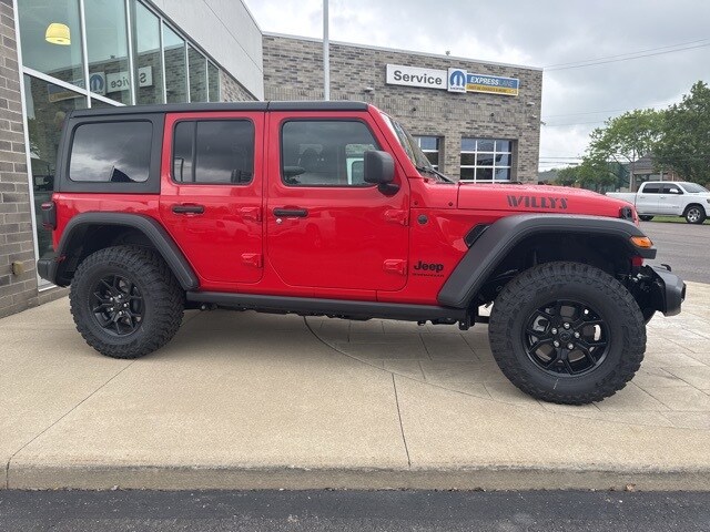 2025 Jeep Wrangler Willys photo 3