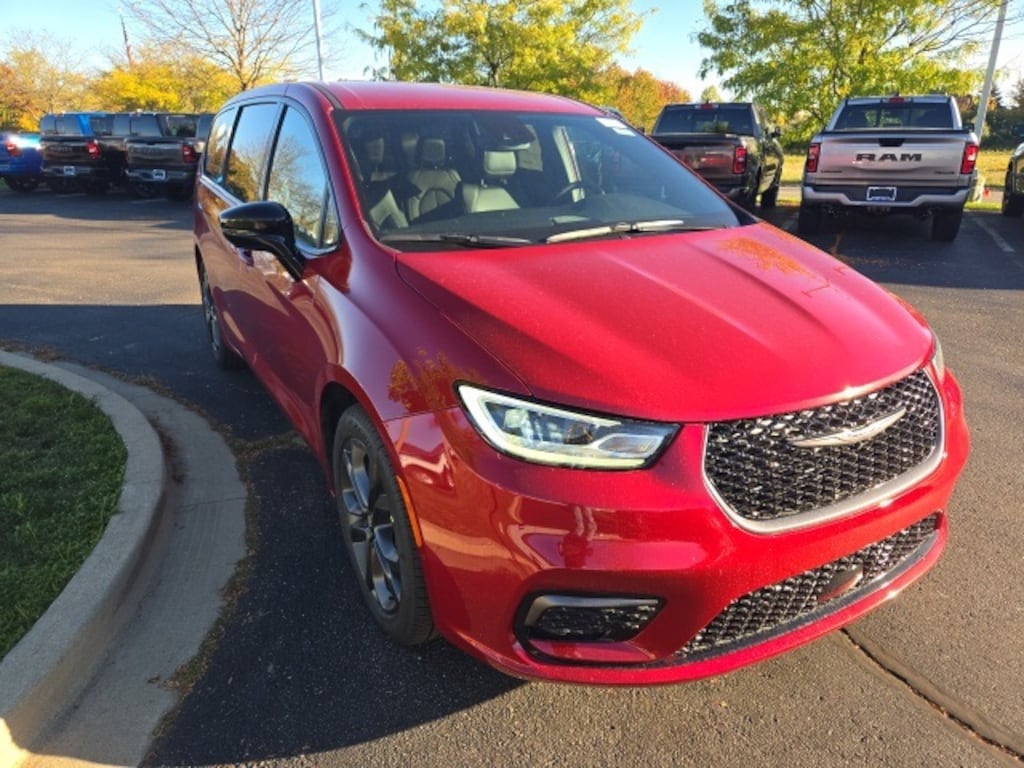 New 2026 Chrysler Pacifica SELECT Passenger Van