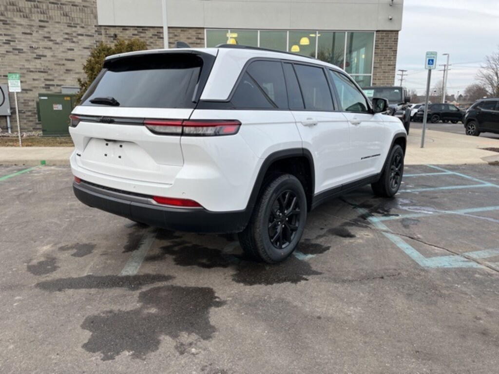 New 2026 Jeep Grand Cherokee ALTITUDE 4X4 Sport Utility