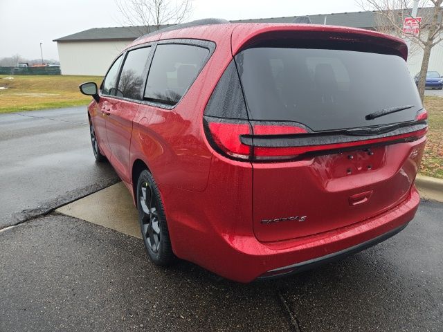 2026 Chrysler Pacifica Select - Photo 7