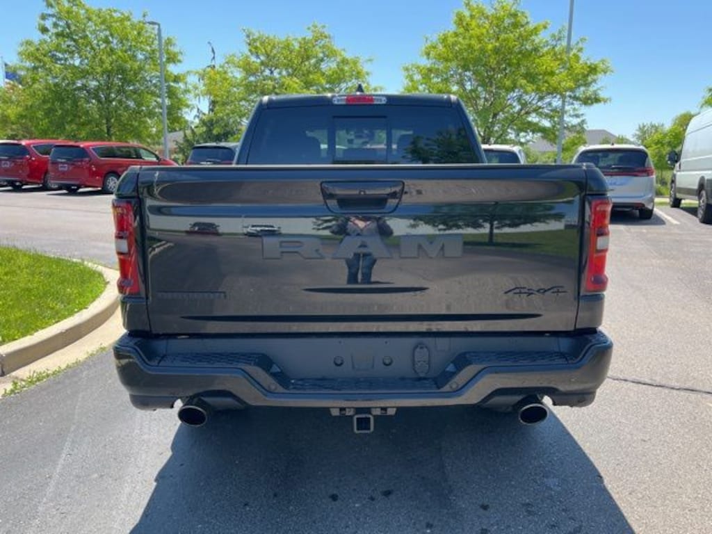 New 2026 Ram 1500 BIG HORN CREW CAB 4X4 5'7 BOX Pickup