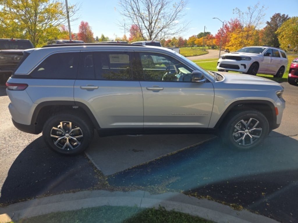 New 2025 Jeep Grand Cherokee LIMITED 4X4 Sport Utility