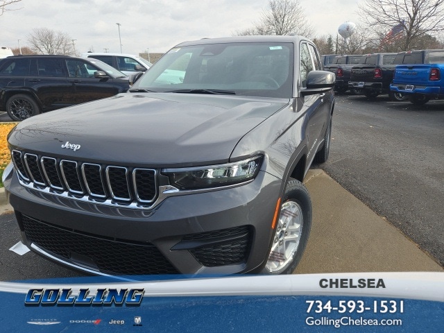 2025 Jeep Grand Cherokee Laredo's photo