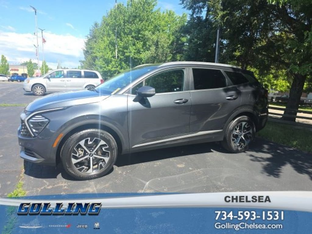Used 2024 Kia Sportage EX SUV